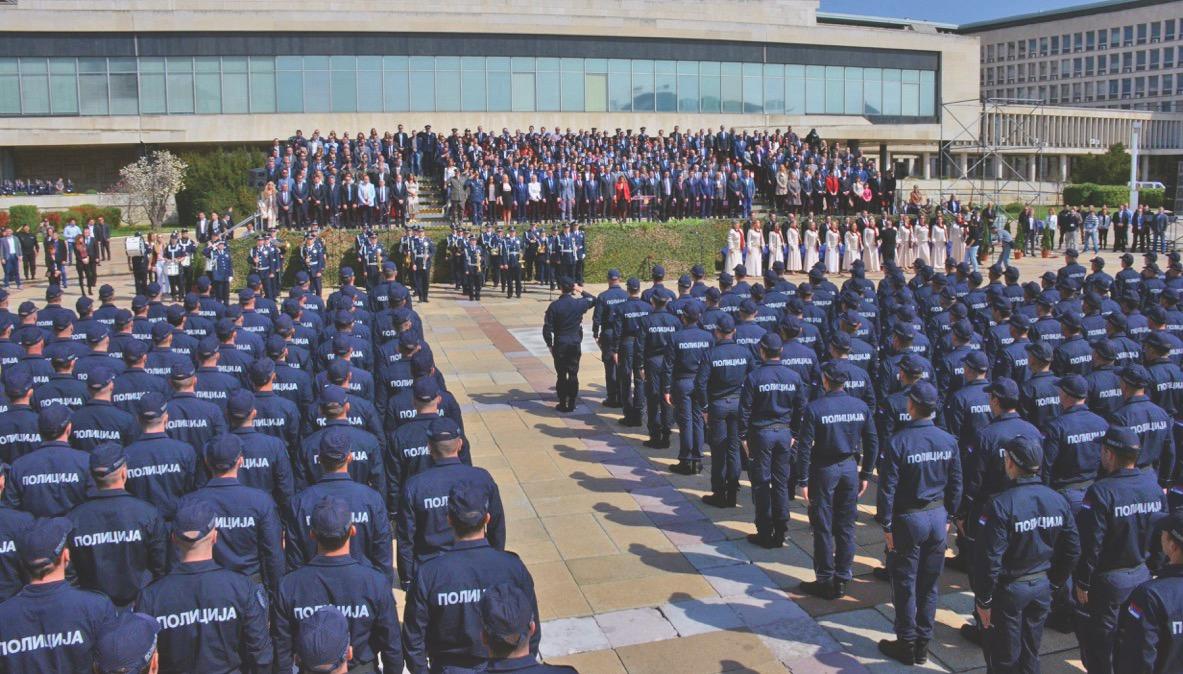 Пријем нових полицајаца и ватрогасаца